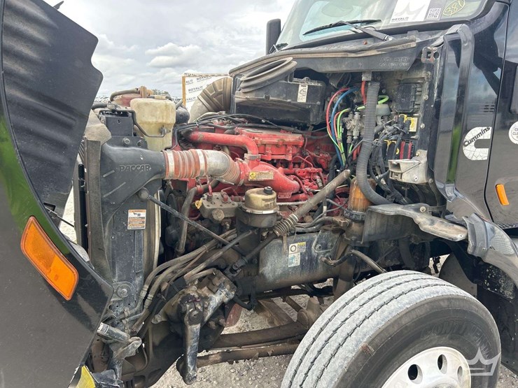 2015-peterbilt-579-image-7