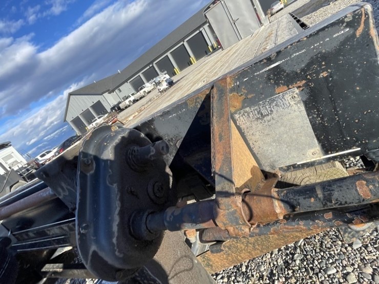 titan-trailer-image-8