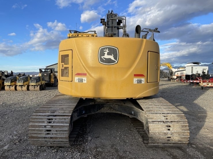 deere-245g-lc-image-4