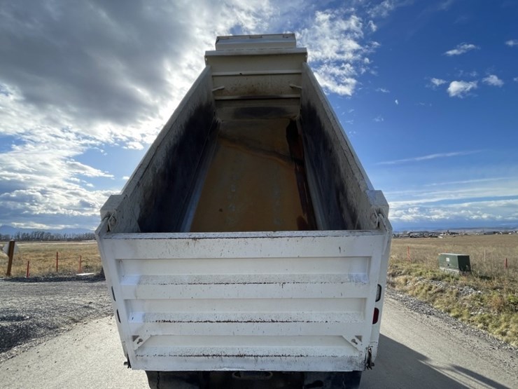 2020-peterbilt-389-image-37