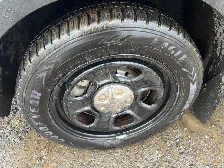 2018-ford-explorer-image-14