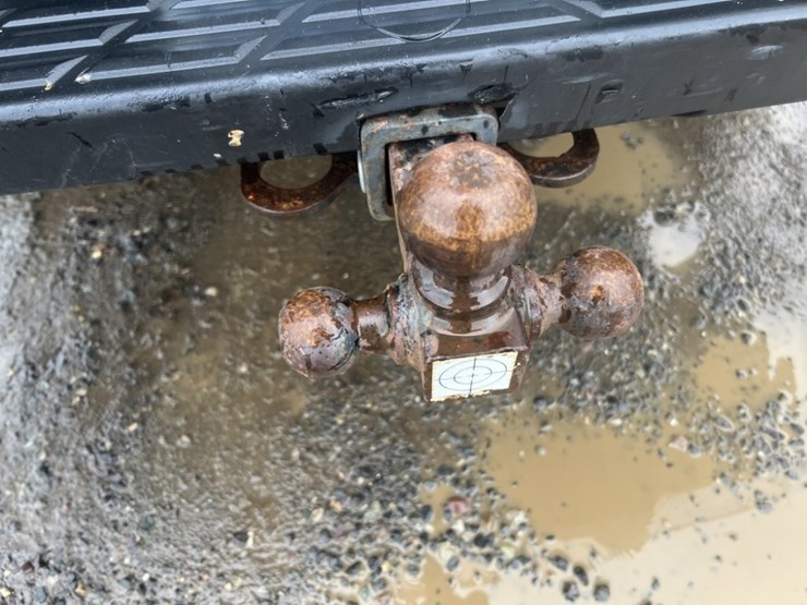 2011-chevrolet-silverado-2500-image-19