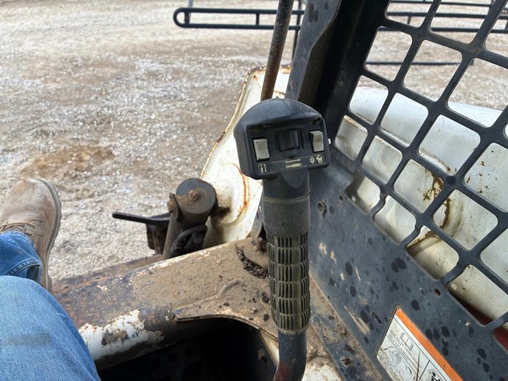 bobcat-s220-image-18