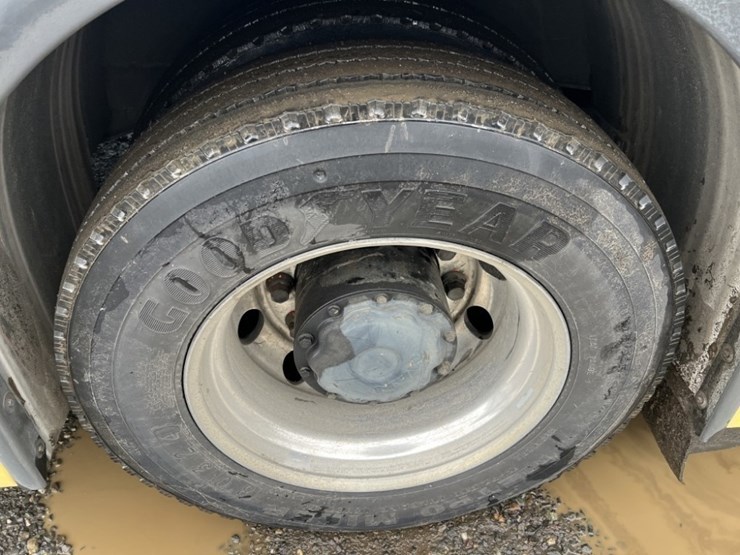 2008-new-flyer-40'-transit-bus-image-10