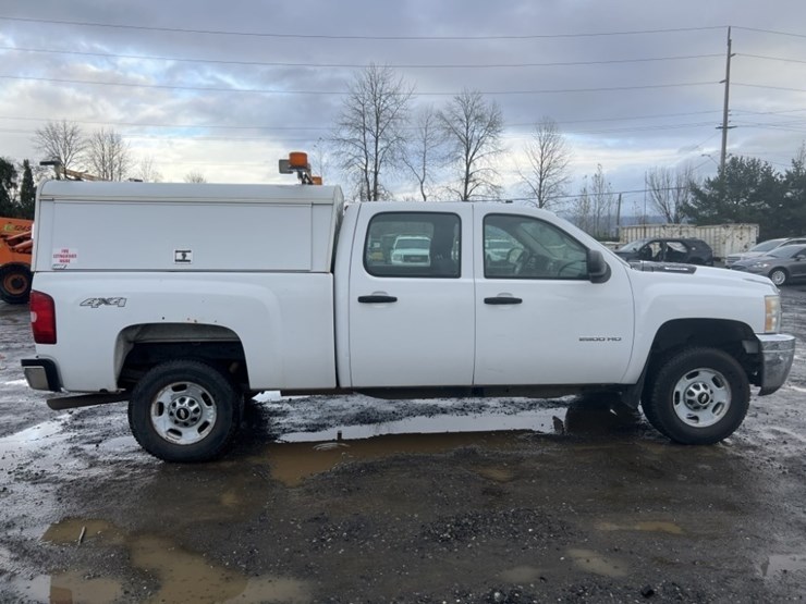 2011-chevrolet-silverado-2500-image-3