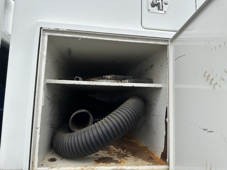 john-deere-1044-image-30