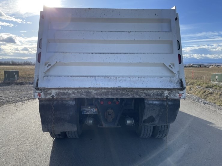 2020-peterbilt-389-image-4