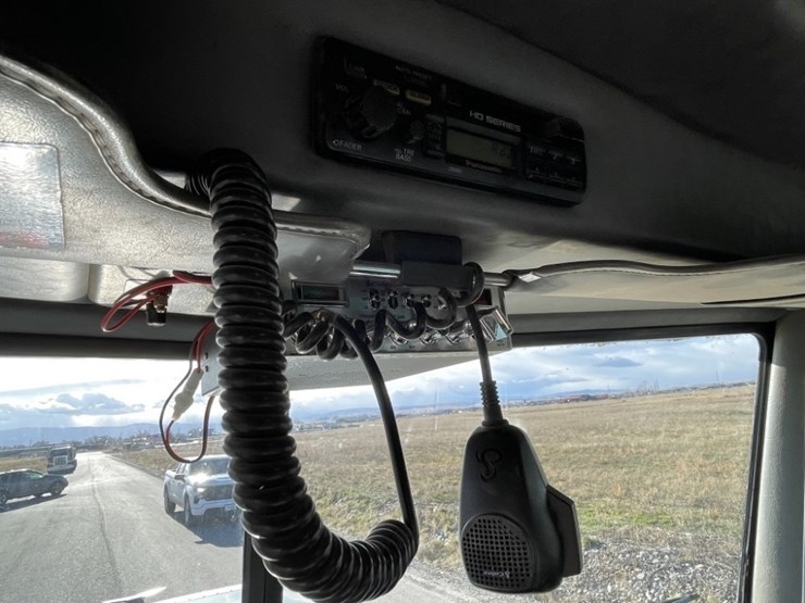 1998-peterbilt-379-image-41