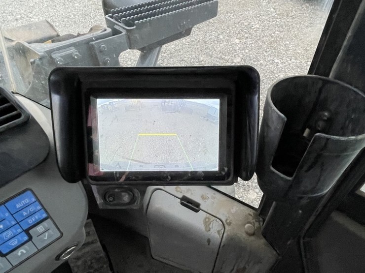 komatsu-wa320-8-image-30