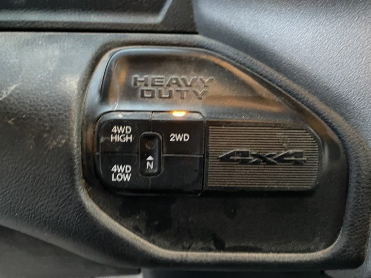 2022-dodge-3500-image-25