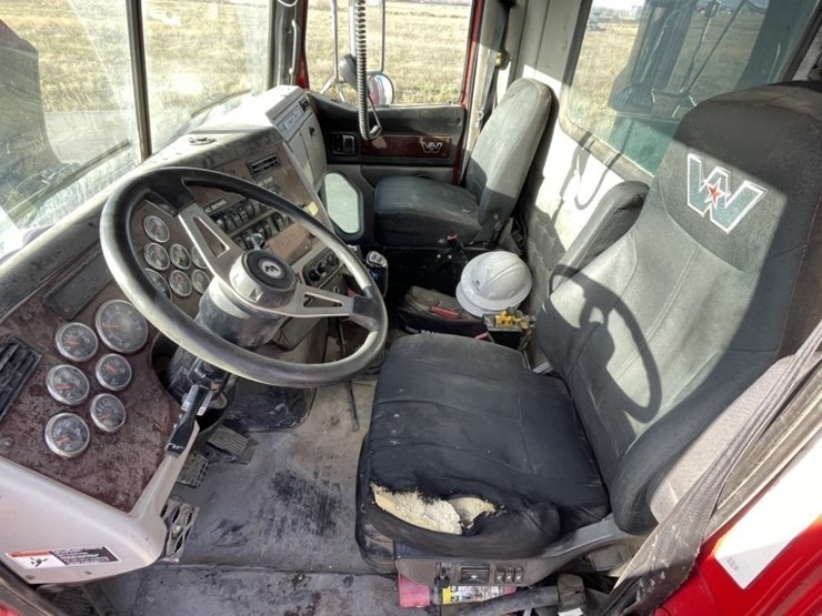 2014-western-star-4700sb-image-37