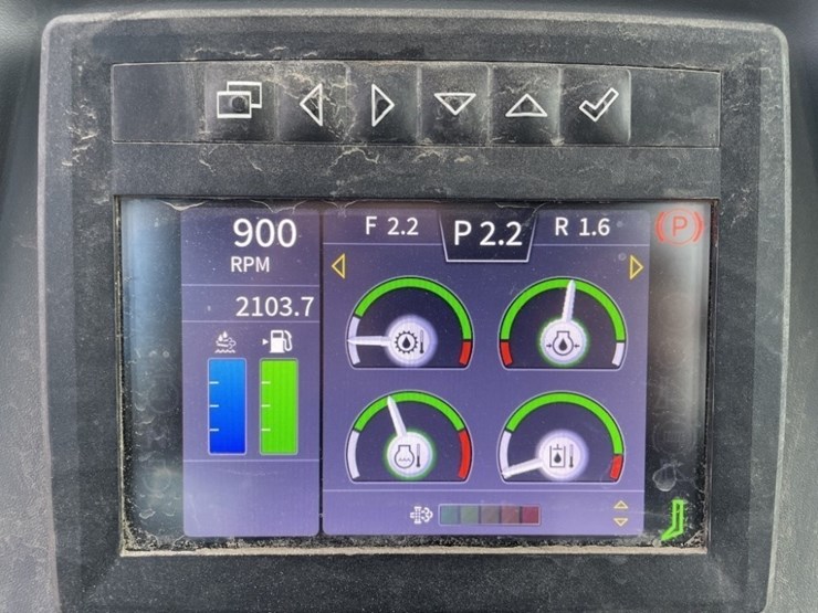 2022-deere-750l-image-40