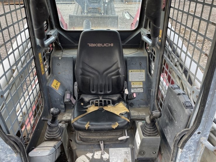 takeuchi-tl240-image-19