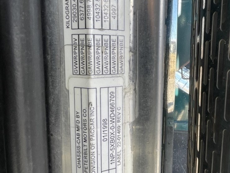 1998-peterbilt-379-image-67