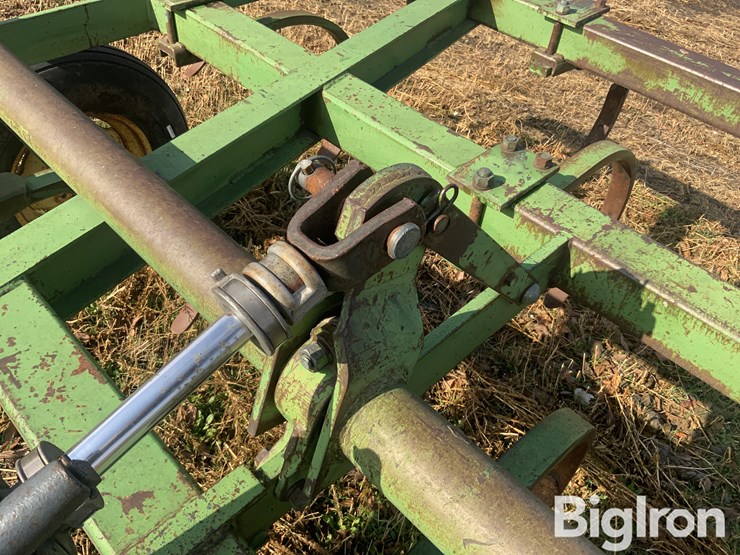 john-deere-100-image-13