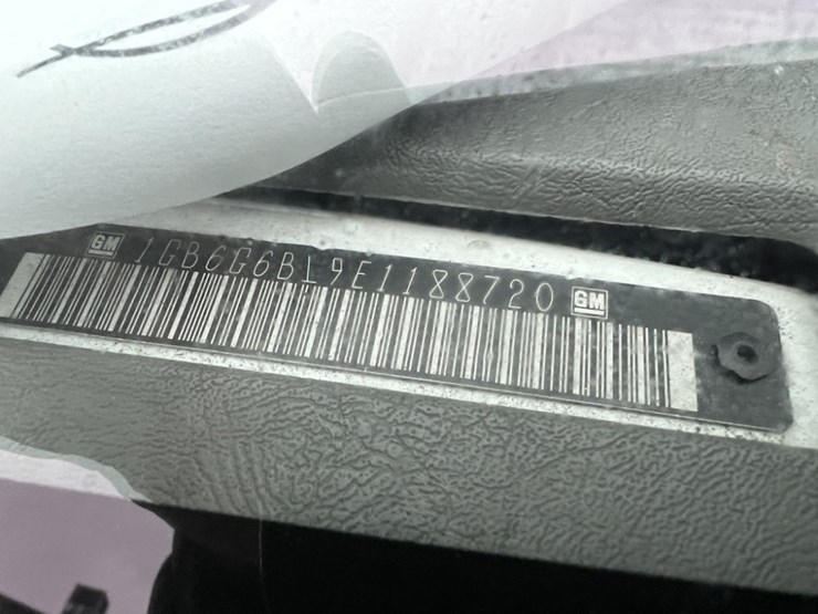 2014-chevrolet-express-paratransit-bus-image-2