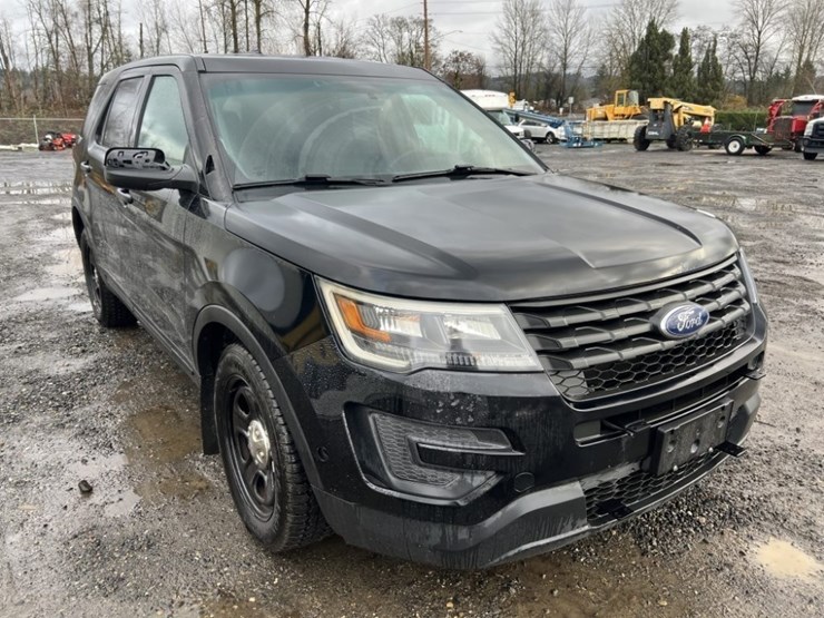2018-ford-explorer-image-2