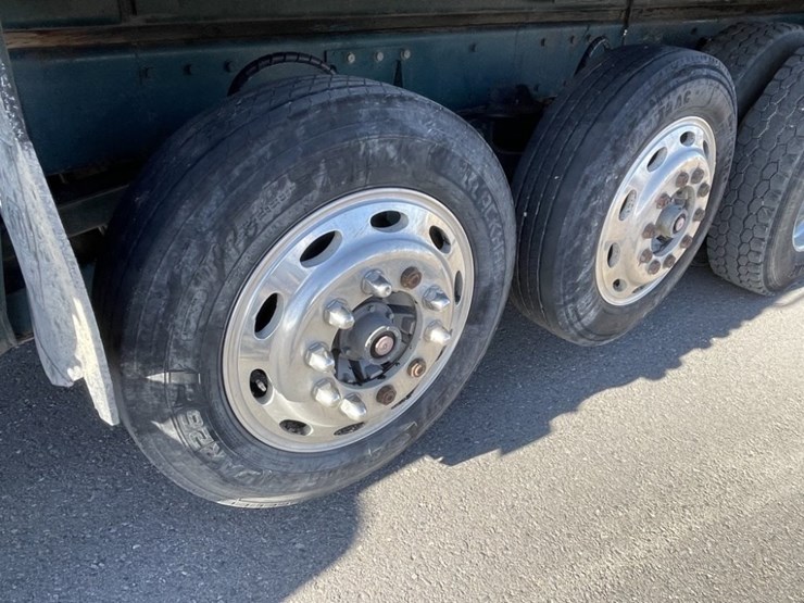 1998-peterbilt-379-image-14