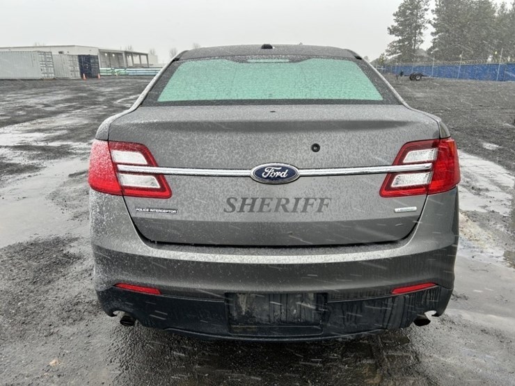 2014-ford-taurus-sedan-image-4