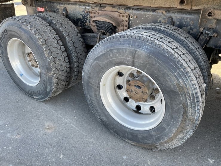 2014-western-star-4700sb-image-15