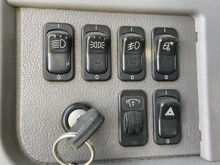 2020-peterbilt-389-image-53