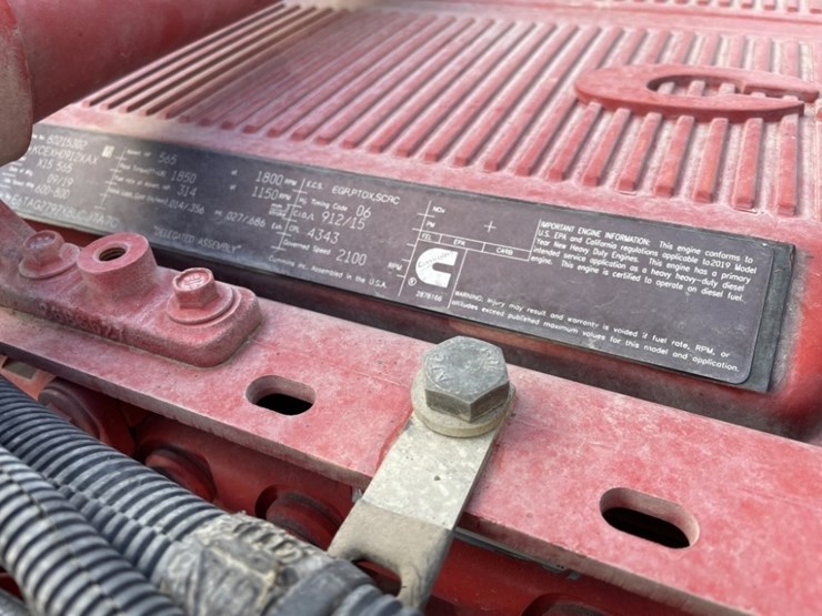 2020-peterbilt-389-image-28