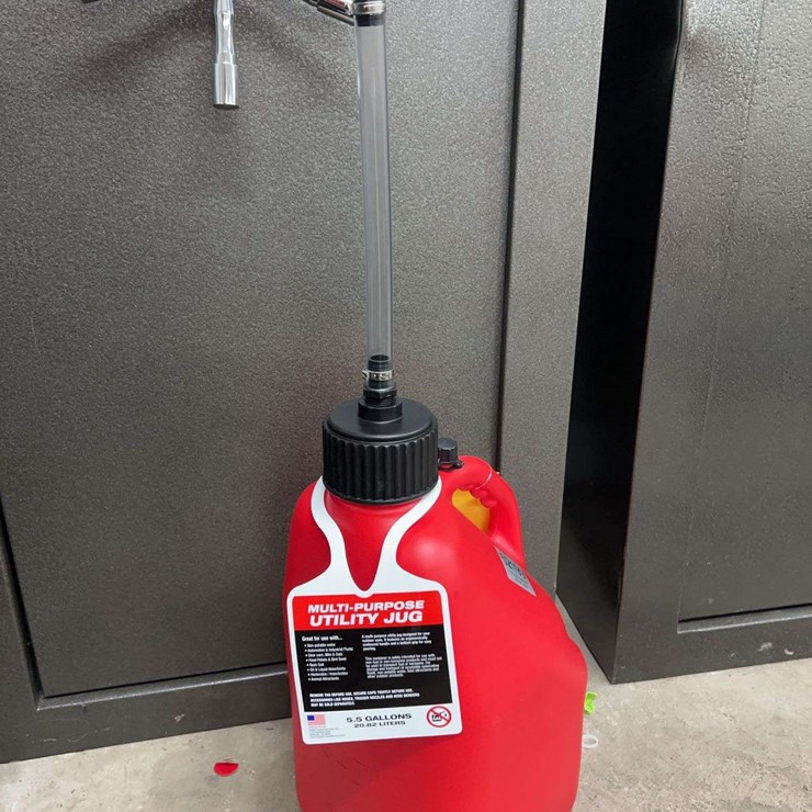 UNUSED 5.5 GALLON MULTI USE UTILITY JUG