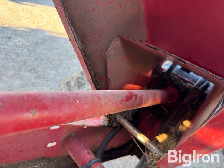 new-holland-688-image-10