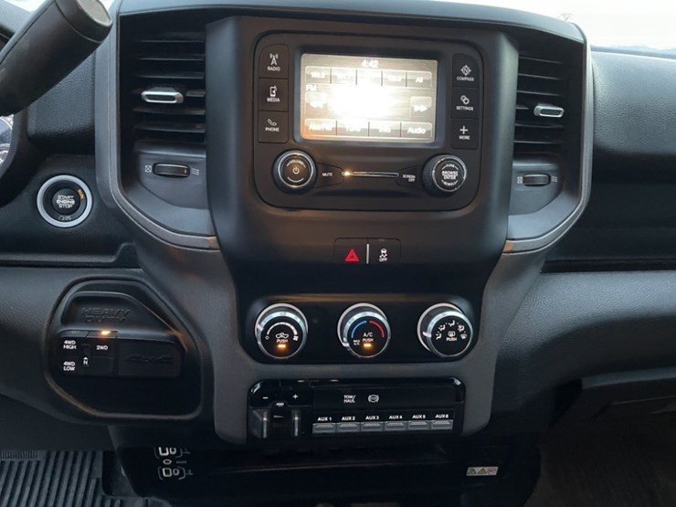 2022-dodge-3500-image-17