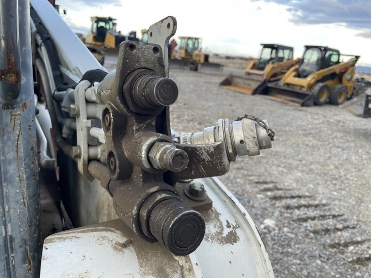 takeuchi-tl240-image-15