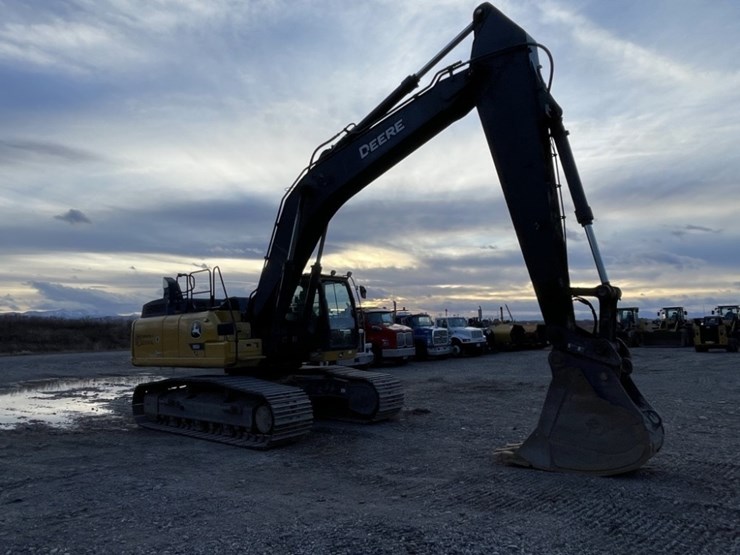 2022-deere-350-p-tier-image-7