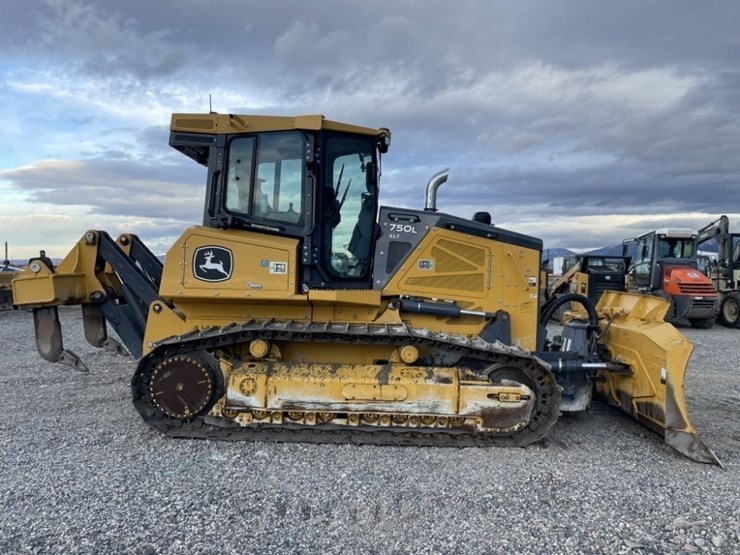 2022-deere-750l-image-6