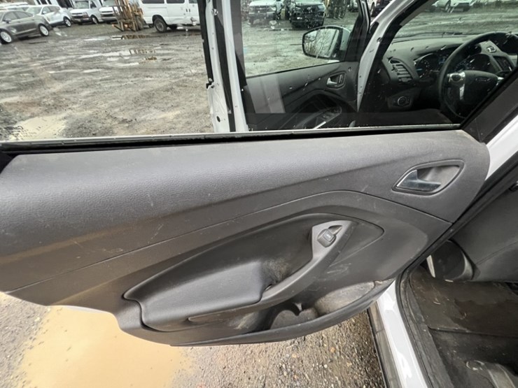 2016-ford-escape-image-22