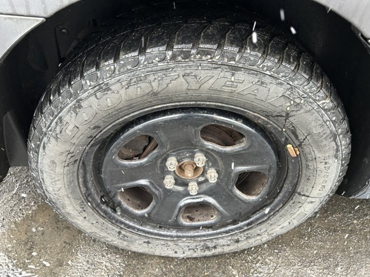 2014-ford-taurus-sedan-image-31