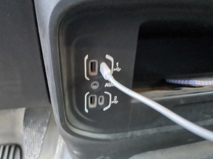 2022-dodge-3500-image-27