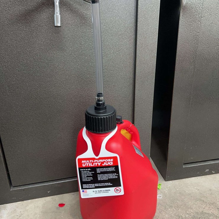 UNUSED 5.5 GALLON MULTI USE UTILITY JUG