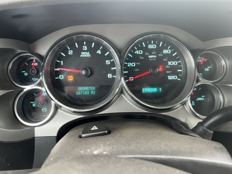 2011-chevrolet-silverado-2500-image-27