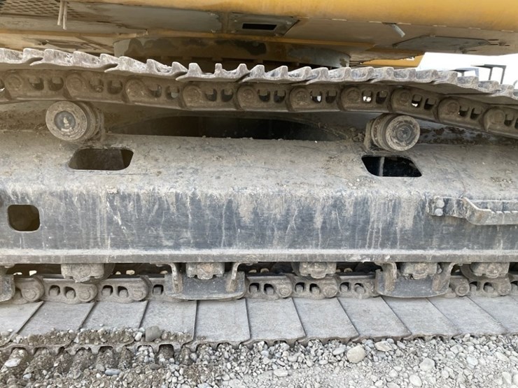 deere-345g-lc-image-23