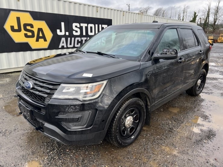 2018-ford-explorer-image-1