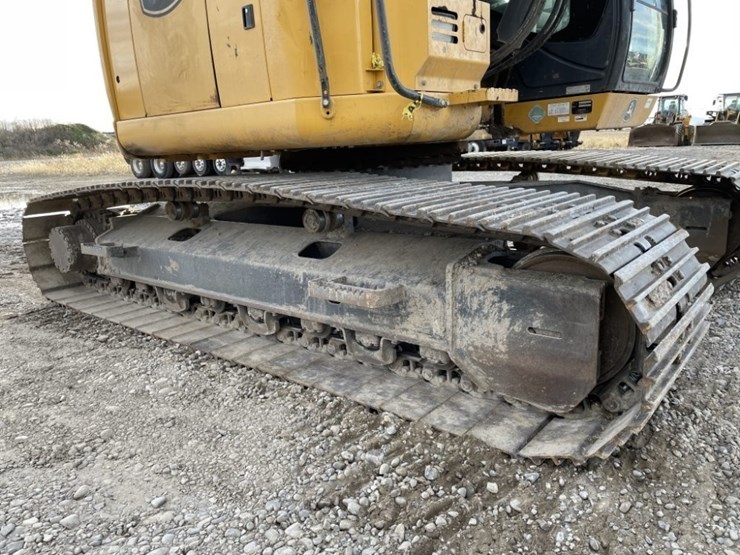 deere-245g-lc-image-18