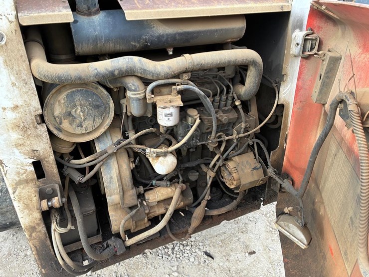 bobcat-s220-image-12