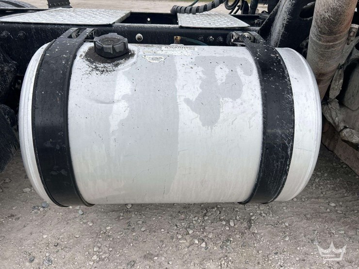 2015-freightliner-cascadia-125-image-32