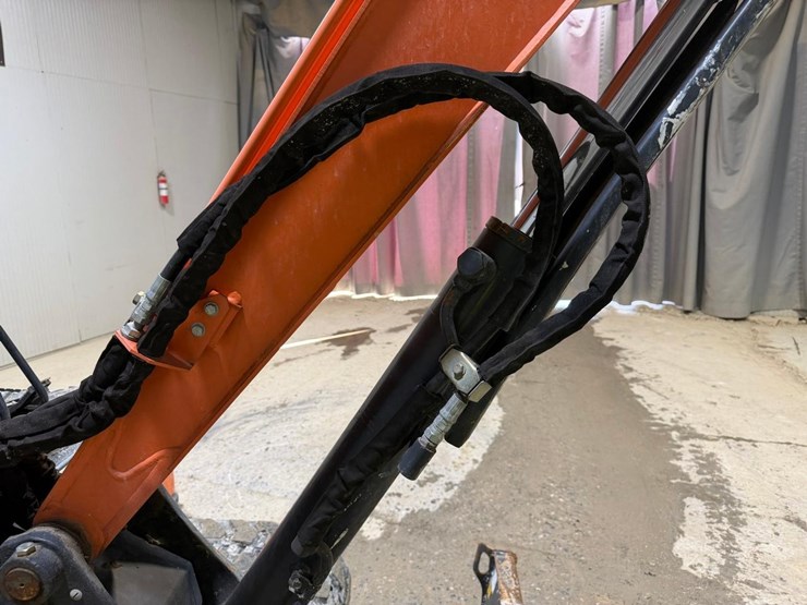 hitachi-zx35u-image-12