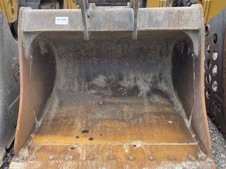 john-deere-245-image-1