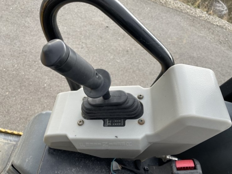 caterpillar-cb24b-image-14