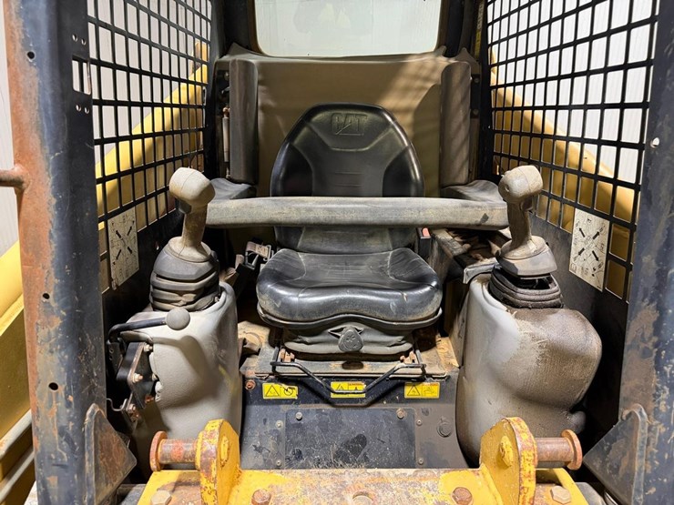 caterpillar-267b-image-18