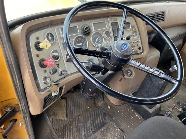 ford-ln8000-image-21