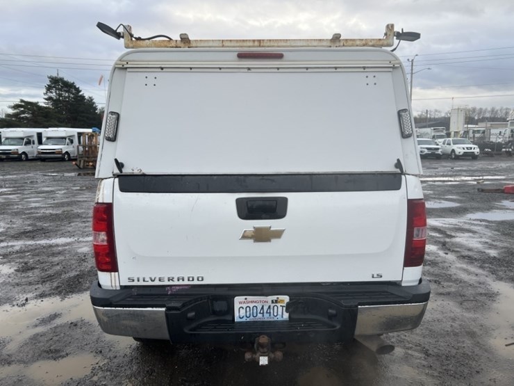 2011-chevrolet-silverado-2500-image-5