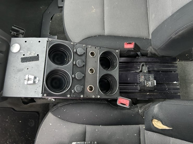 2014-ford-taurus-sedan-image-15