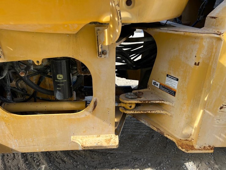 john-deere-444h-image-17